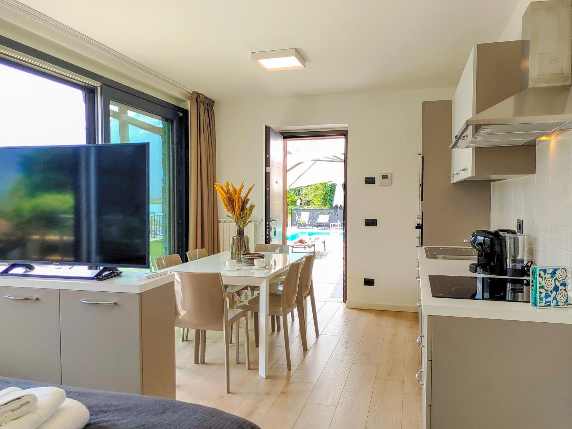 Dascio Emotion Ferienwohnung Mit Terrasse Am See Eksteriør bilde